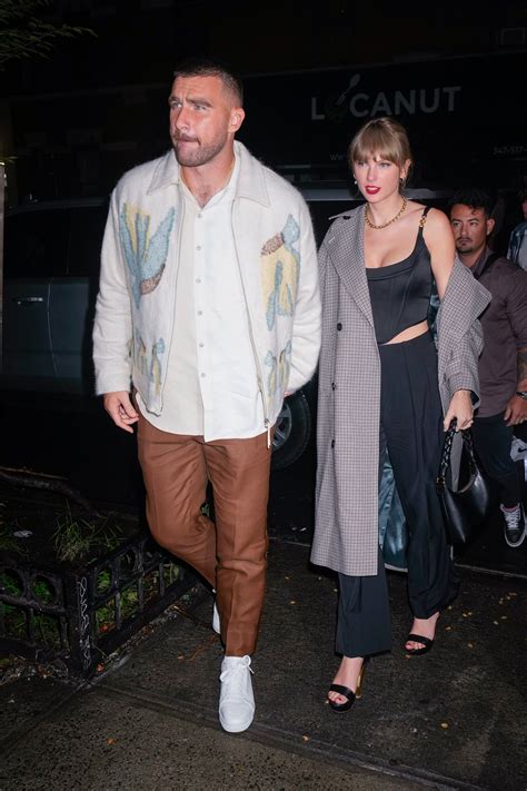 taylor swift couple.